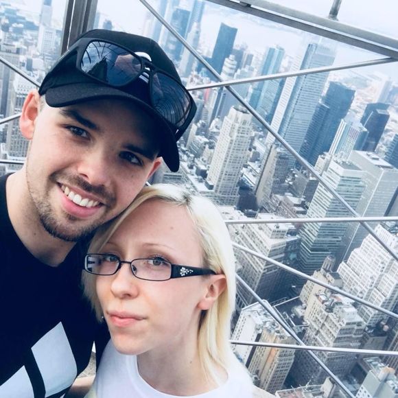 Meet your Posher, Éva - Picture 1 of 1